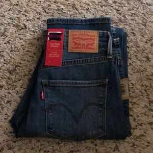 Levi Jeans — Mid Rise Skinny